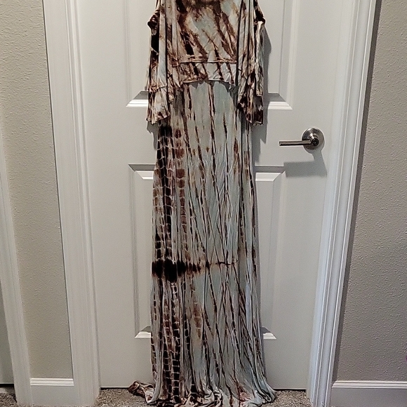 Romeo & Juliet Couture Dresses & Skirts - Romeo & Juliet Couture Brown and Cream Maxi Dress